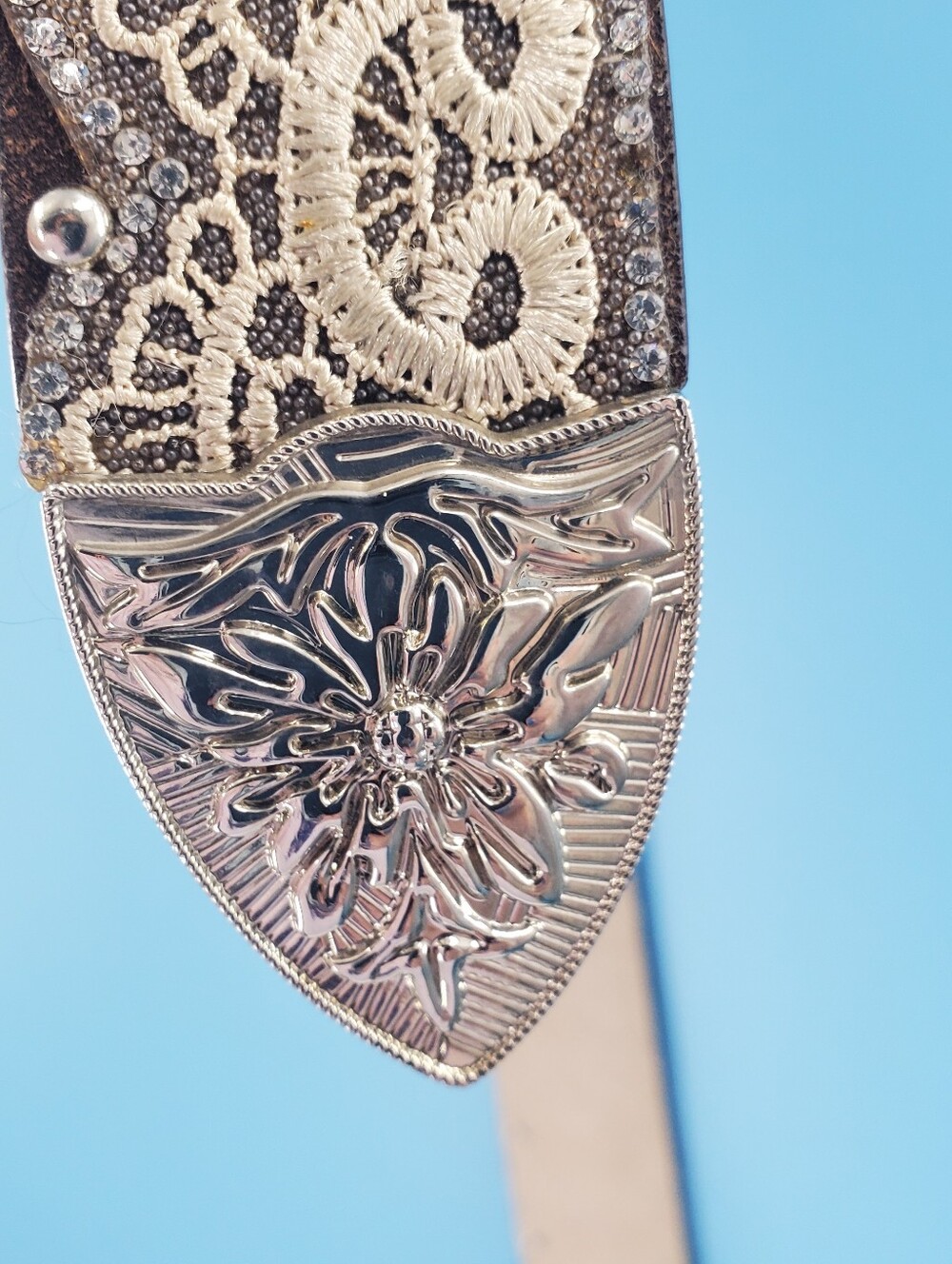 Western style leather belt with rhinestones - Picture 7 of 16